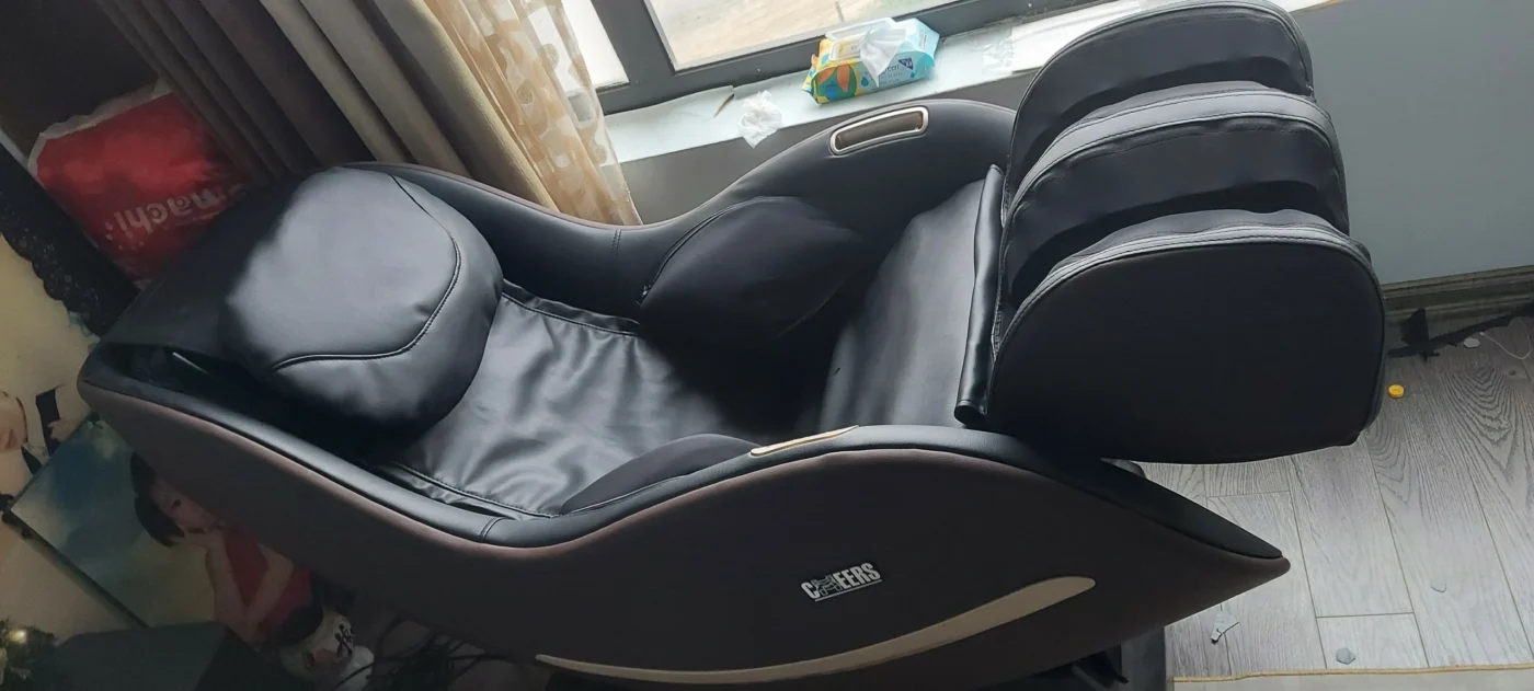 Ghế massage trước khi bọc lại da