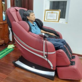 Khach boc da ghe massage van gian hung yen